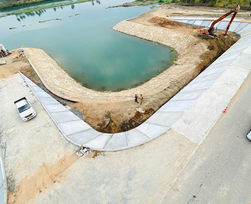 Implementing the open lined channel and crossing the pipes for the Holy Karbala Refinery water intake project / Holy Karbala Governorate